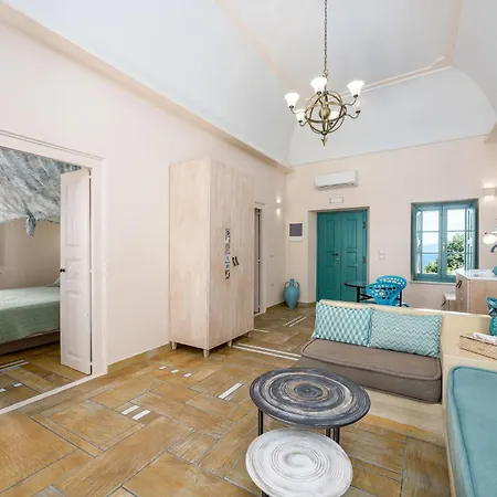 Passion Blue Oia (Santorini)